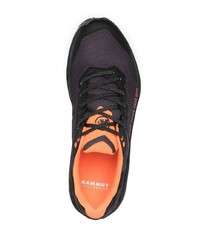 schwarze Sportschuhe von Mammut