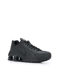 schwarze Sportschuhe von Nike