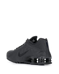 schwarze Sportschuhe von Nike