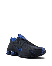 schwarze Sportschuhe von Nike