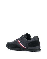 schwarze Sportschuhe von Tommy Hilfiger