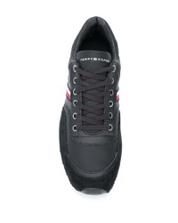 schwarze Sportschuhe von Tommy Hilfiger