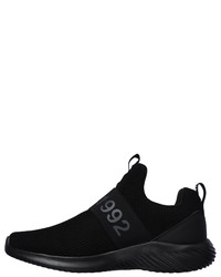 schwarze Sportschuhe von Skechers