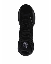 schwarze Sportschuhe von Leandro Lopes