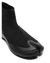 schwarze Sportschuhe von Tabi Footwear