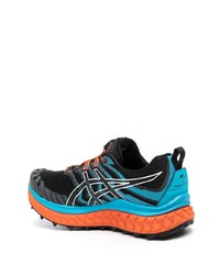 schwarze Sportschuhe von Asics