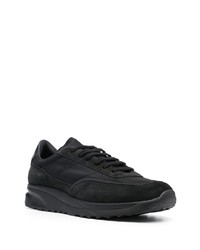 schwarze Sportschuhe von Common Projects