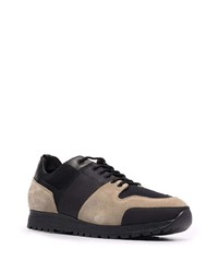 schwarze Sportschuhe von Common Projects