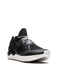 schwarze Sportschuhe von adidas