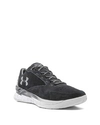 schwarze Sportschuhe von Under Armour