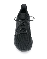 schwarze Sportschuhe von adidas