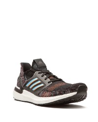 schwarze Sportschuhe von adidas