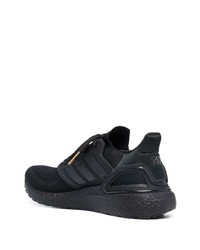 schwarze Sportschuhe von adidas