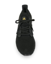 schwarze Sportschuhe von adidas