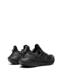 schwarze Sportschuhe von adidas