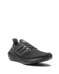 schwarze Sportschuhe von adidas