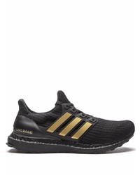 schwarze Sportschuhe von adidas