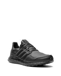 schwarze Sportschuhe von adidas