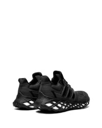 schwarze Sportschuhe von adidas