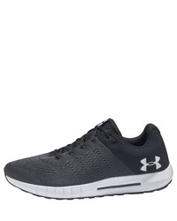 schwarze Sportschuhe von Under Armour