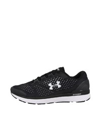 schwarze Sportschuhe von Under Armour