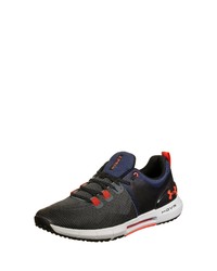 schwarze Sportschuhe von Under Armour