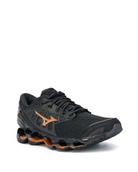 schwarze Sportschuhe von Mizuno