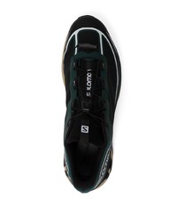 schwarze Sportschuhe von Salomon