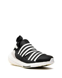 schwarze Sportschuhe von adidas