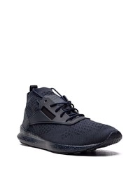 schwarze Sportschuhe von Reebok