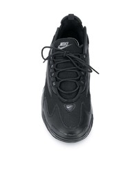 schwarze Sportschuhe von Nike