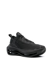 schwarze Sportschuhe von Nike