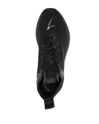 schwarze Sportschuhe von Nike