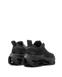 schwarze Sportschuhe von Nike