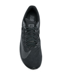 schwarze Sportschuhe von Nike