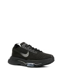 schwarze Sportschuhe von Nike