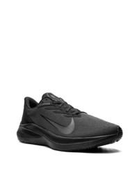 schwarze Sportschuhe von Nike