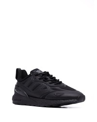 schwarze Sportschuhe von adidas