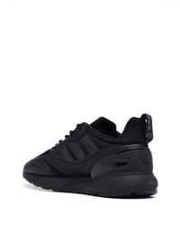 schwarze Sportschuhe von adidas