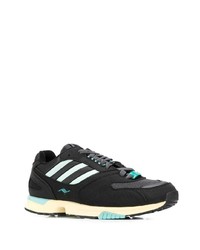 schwarze Sportschuhe von adidas