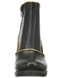 schwarze Stiefel von Art