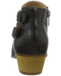 schwarze Stiefel von Clarks