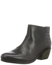 schwarze Stiefel von Clarks