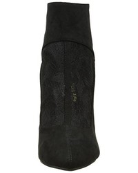 schwarze Stiefel von Molly Bracken