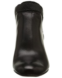 schwarze Stiefel von Stéphane Gontard