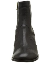 schwarze Stiefel