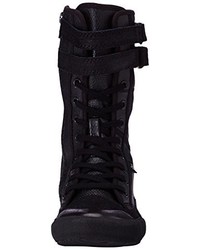 schwarze Stiefel von TBS