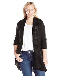 schwarze Strickjacke mit einer offenen Front mit Reliefmuster