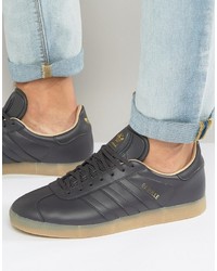 schwarze Turnschuhe von adidas