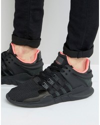 schwarze Turnschuhe von adidas